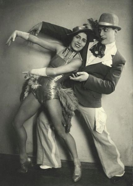 Танец, 1930-е. Выставка «Танцуют все!» с этой фотографией.