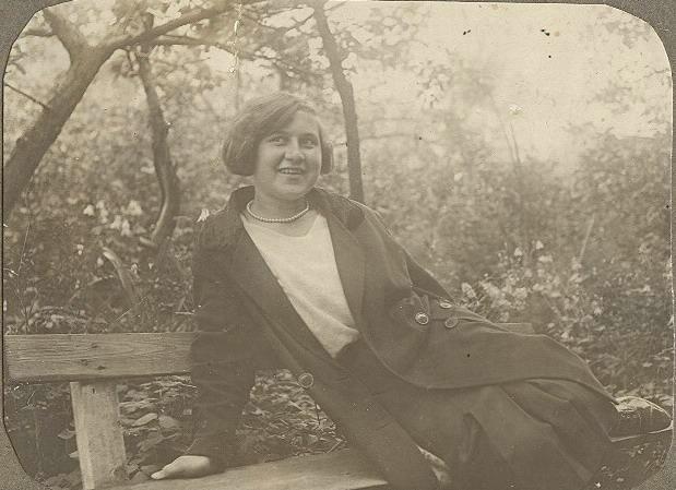 Портрет девушки, 1920-е