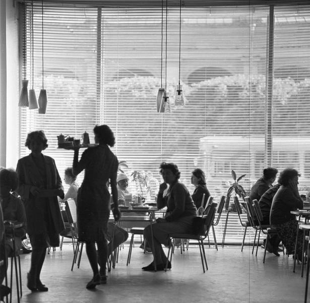 Фото "В кафе «Север»", 1966 год, г. Ленинград - История России в ...