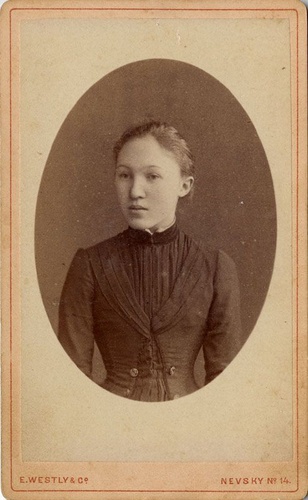 Фотопортрет молодой девушки, 1888 год, г. Санкт-Петербург