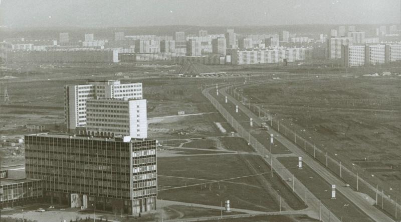 Новый город, 1981 год, Куйбышевская обл., г. Тольятти. Фотография сделана со здания заводоуправления АВТОВАЗ.