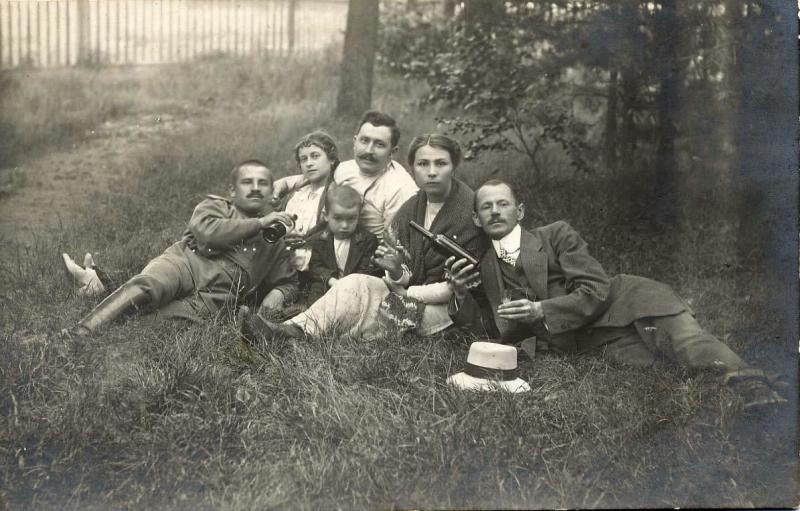 Отдых на траве, 1910-е