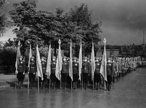 Открытие мемориала 1200 гвардейцам, 1945 год, г. Кенигсберг