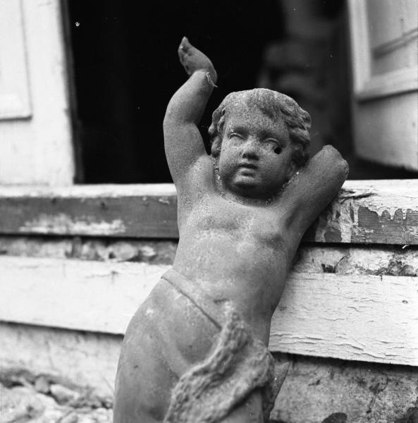 Чугунная скульптура амура, 1961 - 1969