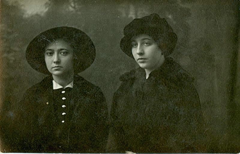 Портрет двух женщин, 1910-е