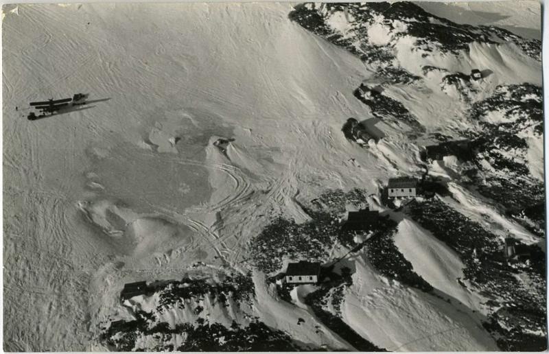 Над полярной станцией, 1967 год
