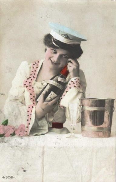 Девушка с шампанским, 1916 год