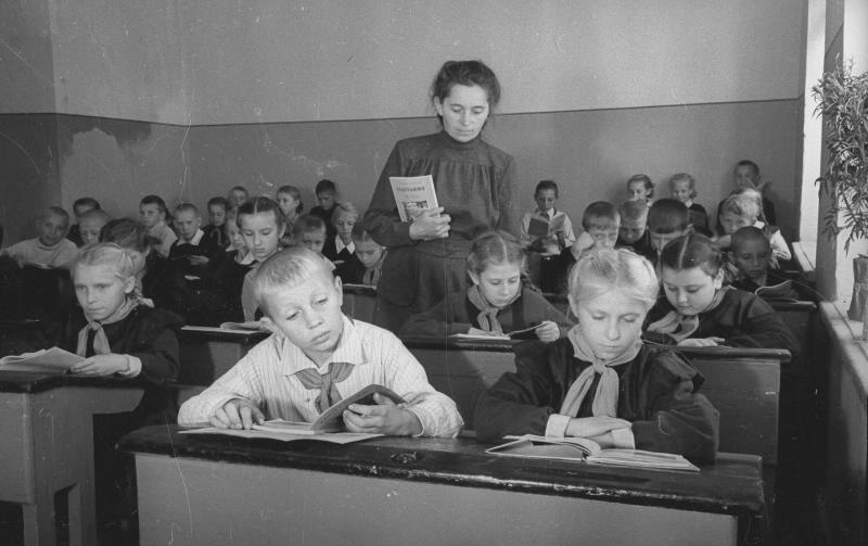 В сельской школе, 1940-е