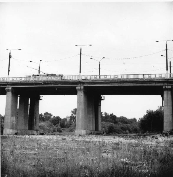Мост, 1990 год