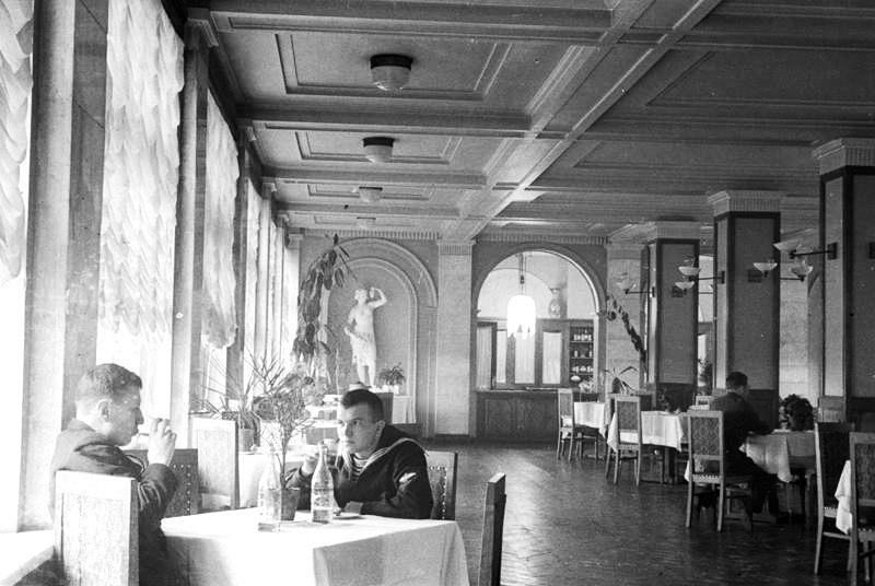 Ресторан клуба металлургов (1-я часть панорамы), 1937 год, г. Магнитогорск