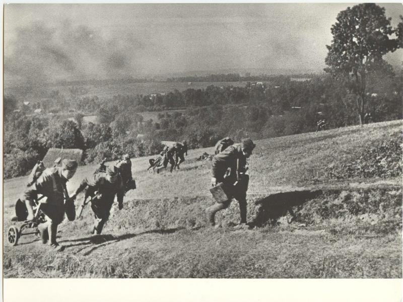 «Километры пути», август 1944, Украинкая ССР. 2-я отдельная чехословацкая воздушно-десантная бригада в окрестностях Проскурова (ныне Хмельницкий).