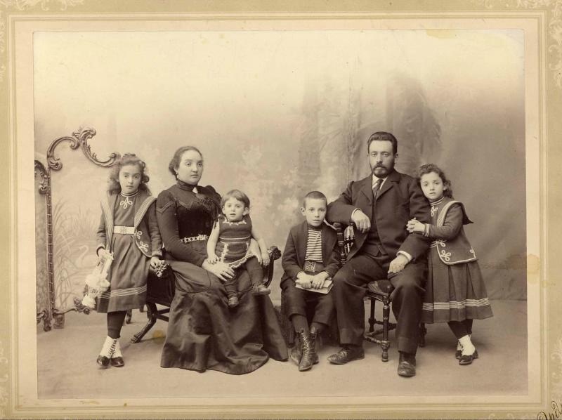 Семейный портрет, 1910-е, Саратовская губ., г. Царицын. Современный Волгоград.
