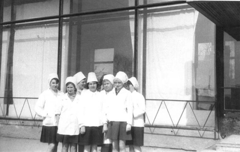 Работники продовольственного магазина, 1970-е, Вологодская обл., Череповецкий р-н, г. Череповец. 