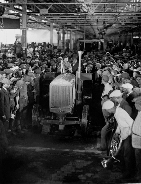 Первый трактор. Сталинградский тракторный завод (СТЗ), 1930 год, Сталинград