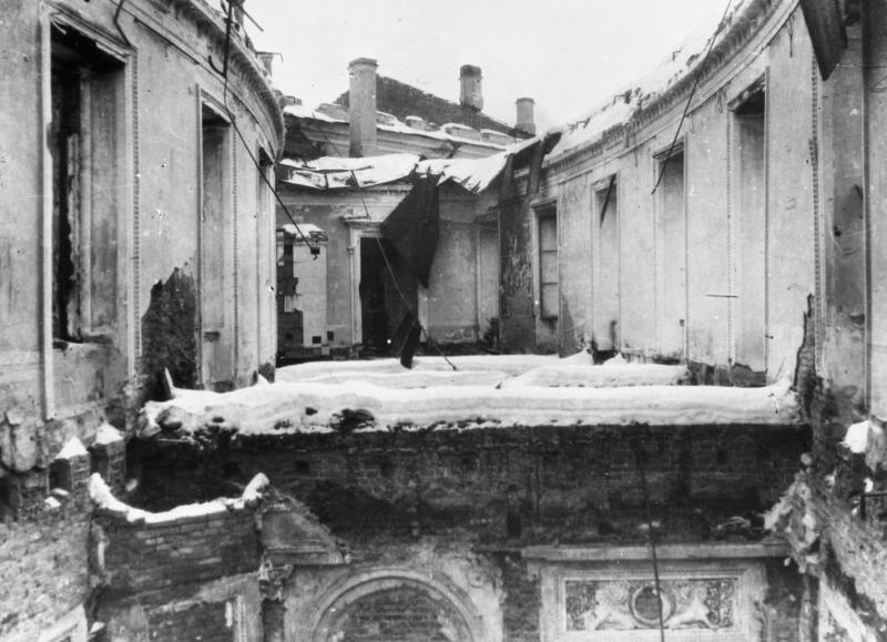 Разрушенный Павловский дворец, 1944 год, Ленинградская обл., г. Павловск