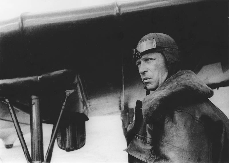 Герой Советского Союза летчик-испытатель Михаил Громов, 16 сентября 1934 - 31 июля 1937. Видеовыставка «Михаил Громов» с этой фотографией.&nbsp;