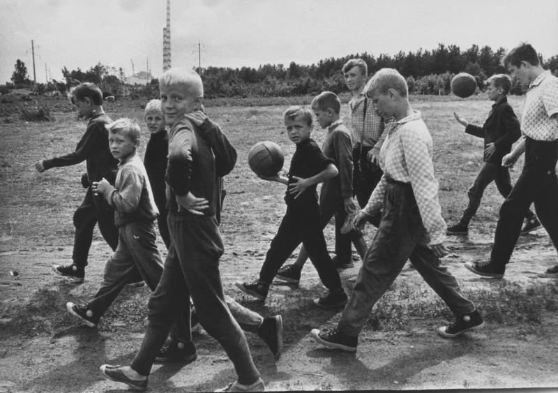 Без названия, 1960-е. Выставка «Счастливое советское детство» с этой фотографией.