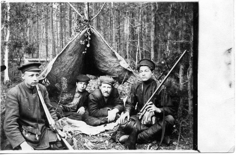 Охотники у шалаша, 1910-е