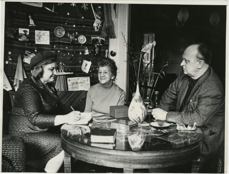 Тамара Белова в гостях у советской разведчицы Рут Вернер, 1970-е