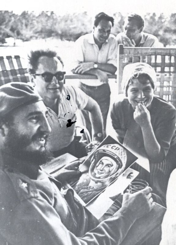 Валентина Терешкова, 1963 год. Выставка «Фидель Кастро. "Так друзей не принимают"» с этой фотографией.