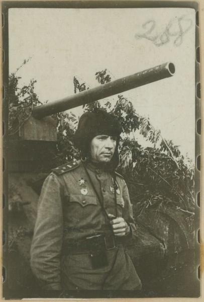 Портрет военного, 1943 - 1945. Предположительно, командир 27-й гвардии отдельной танковой бригады, гвардии полковник Михаил Васильевич Невжинский.