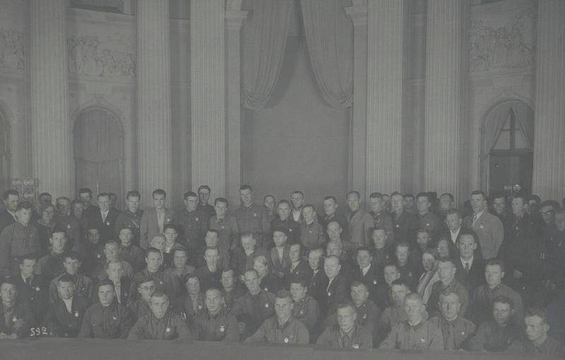 Группа участников, отличившихся в Советско-Финской войне (на снимке Михаил Калинин), 1939 - 1940