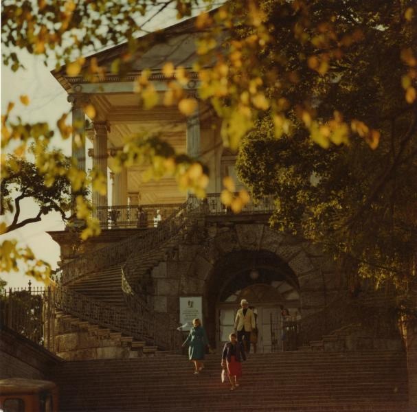 Осень, 1970-е, г. Пушкин. Выставка «Золотой октябрь»&nbsp;и видео «Александр Пушкин. "Царское село"» с этой фотографией. 