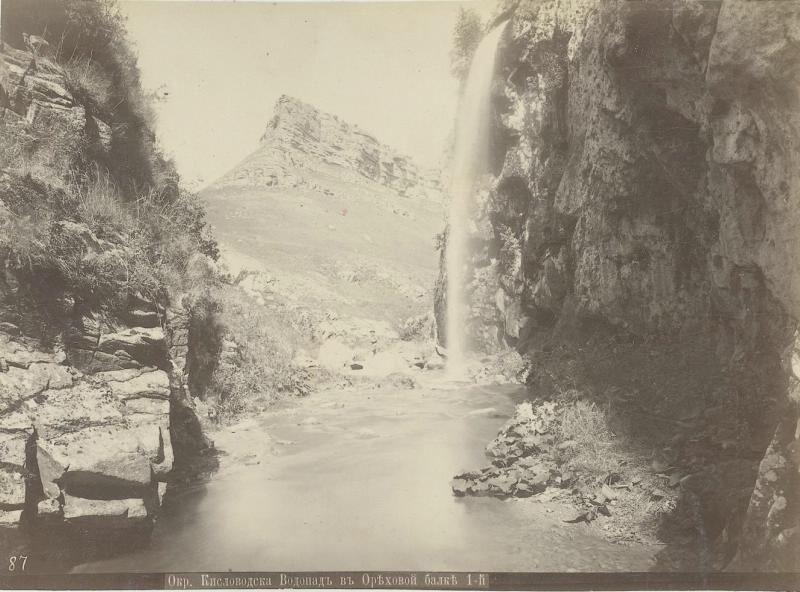Окрестности кисловодска. Водопад в Ореховой балке 1-й, 1890-е, Терская обл.
