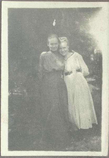 Портрет двух женщин, 1920-е