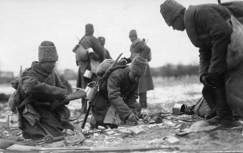 Разборка патронов, 1915 год