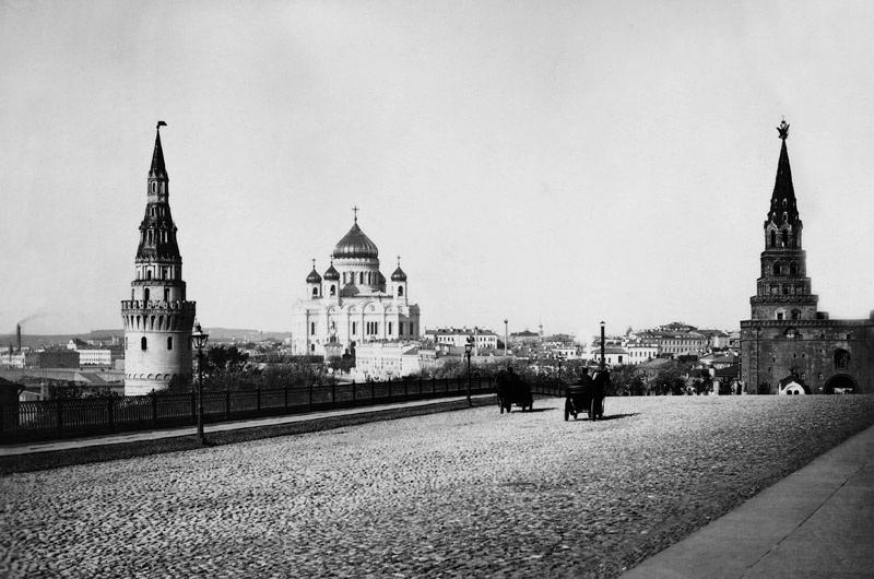 Вид на храм Христа Спасителя со стороны Большого Кремлевского дворца, 1 января 1898 - 31 января 1908, г. Москва