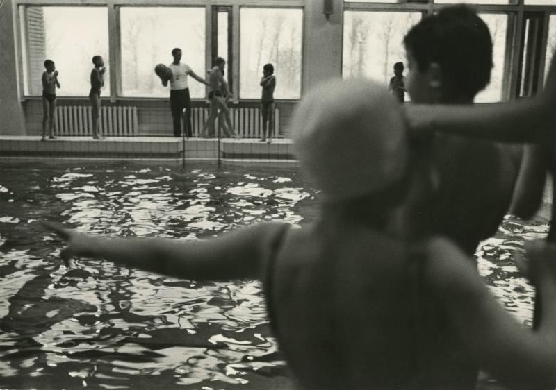 В бассейне, 1968 - 1973
