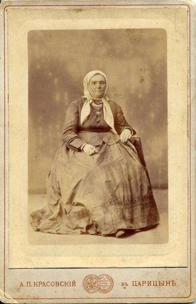 Портрет пожилой женщины в платке, 1870-е, Саратовская губ., г. Царицын. Город Царицын - ныне Волгоград.