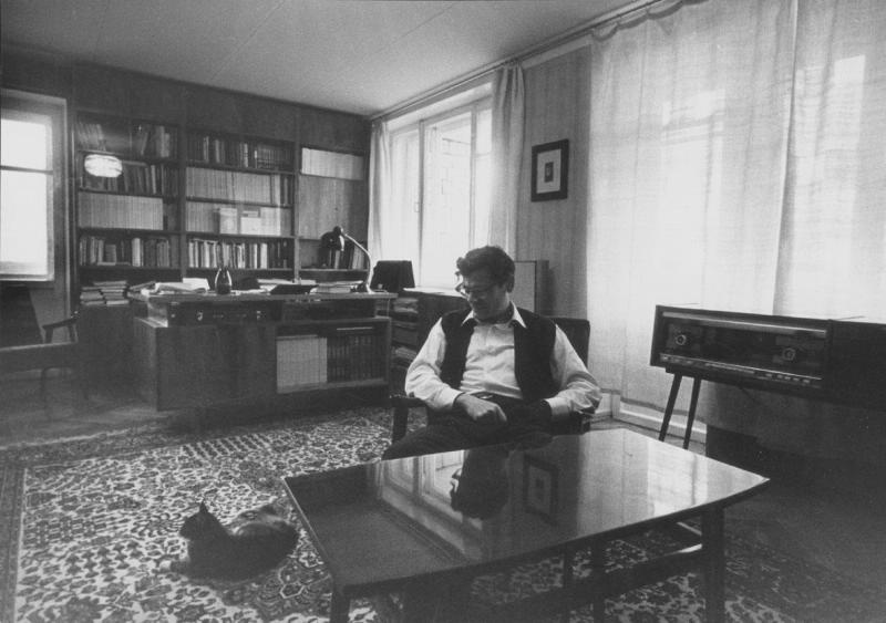 В кабинете, 1974 - 1979