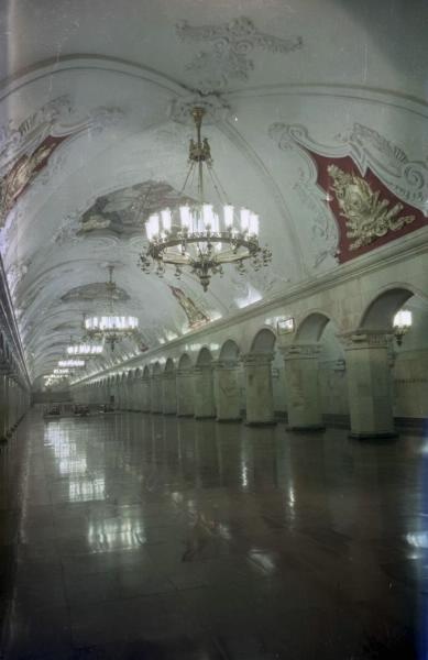 Центральный зал станции «Комсомольская» Кольцевой линии Московского метрополитена, 1955 - 1959, г. Москва