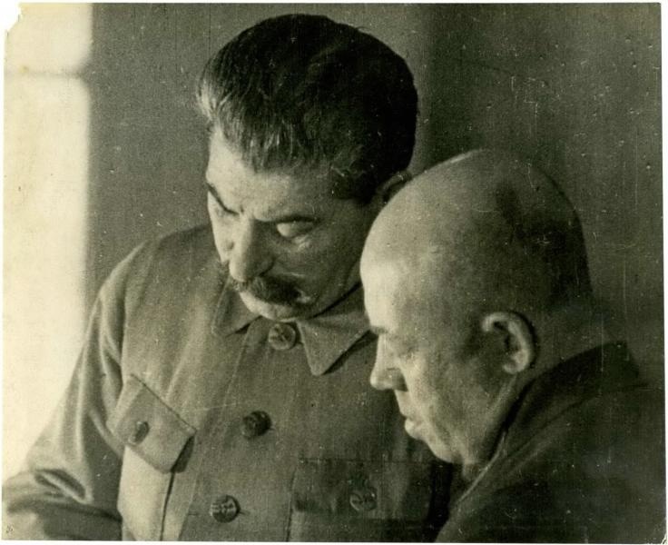 Иосиф Сталин и Александр Поскребышев, 1930-е