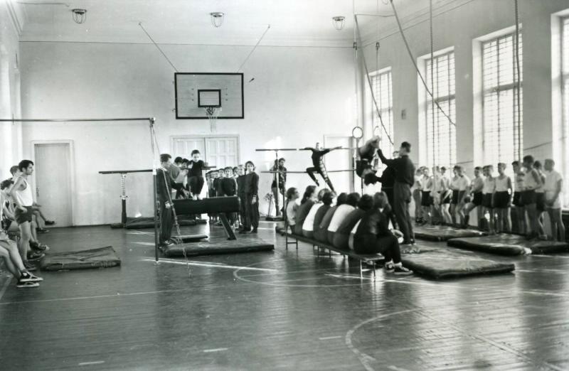 Дети в спортзале, 1960 - 1965, Украинская ССР, Луганская обл., Северодонецк