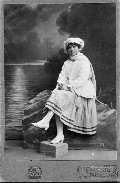 Женский портрет, 1919 год, Ярославская губ., г. Рыбинск