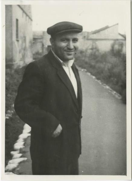 Мужчина в кепке, 1960 - 1963