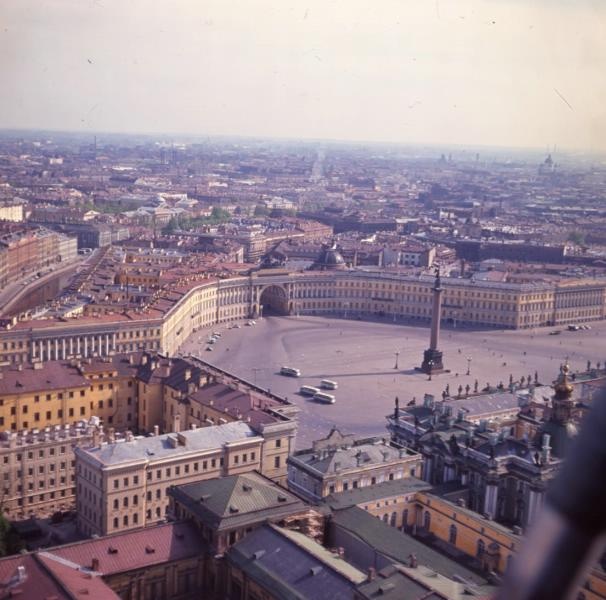 Дворцовая площадь, 1961 - 1969, г. Ленинград. Выставка «Сверху вид лучше» с этой фотографией.&nbsp;