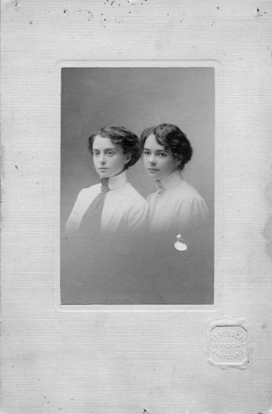 Двойной женский портрет, 14 сентября 1912, г. Варшава