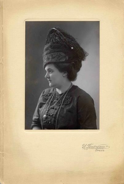 Портрет молодой дамы в шляпке с вуалью, 1912 год, г. Орел