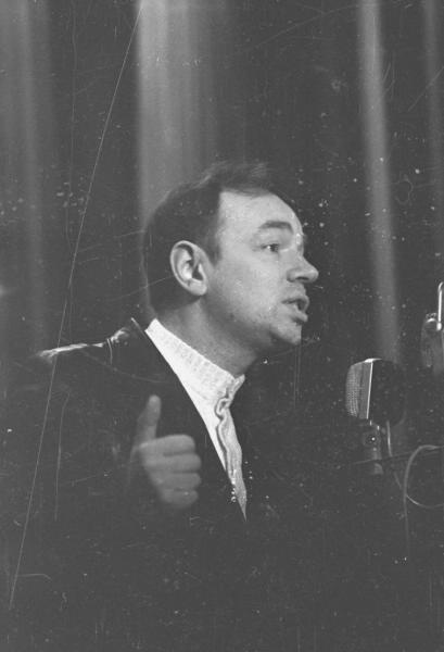 Выступление поэта Андрея Вознесенского, 1960-е, г. Москва