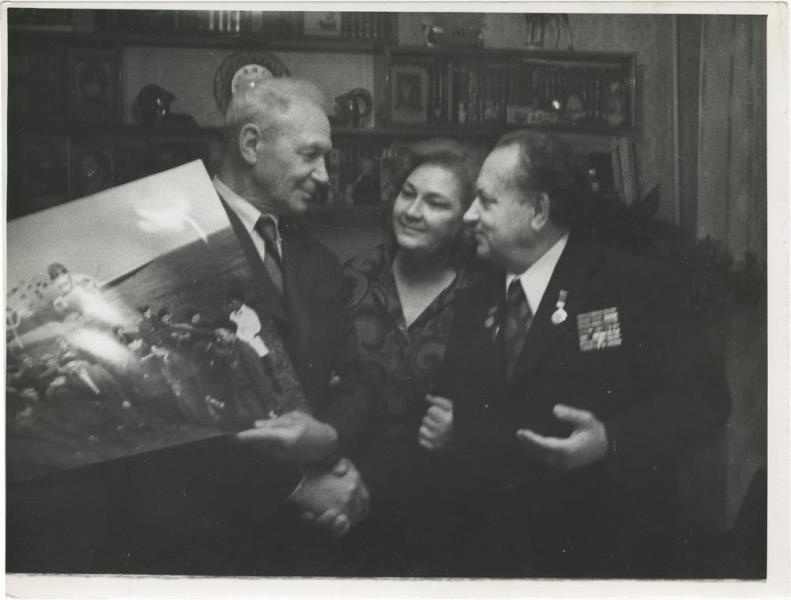 Виктор Темин с супругой Тамарой Беловой и летчиком Владимиром Коккинаки, 1 января 1980 - 31 января 1985