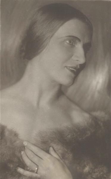 Балерина Нюра Саушкина, 1920-е. Выставка «Макияж 1920-х» с этой фотографией.&nbsp;