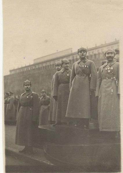 Михаил Тухачевский, Климент Ворошилов, Семен Буденный на Красной площади, 1934 - 1937, г. Москва. Михаил Николаевич Тухачевский (1893–1937) – советский военный деятель, военачальник РККА времен Гражданской войны, военный теоретик, Маршал Советского Союза (1935). Климент Ефремович Ворошилов (1881–1969) – российский революционер, советский военачальник, государственный и партийный деятель, участник Гражданской войны, один из первых Маршалов Советского Союза. Семен Михайлович Буденный (1883–1973) – советский военачальник, один из первых Маршалов Советского Союза, трижды Герой Советского Союза, кавалер Георгиевского креста всех степеней.Видео «Семен Буденный» с этой фотографией.