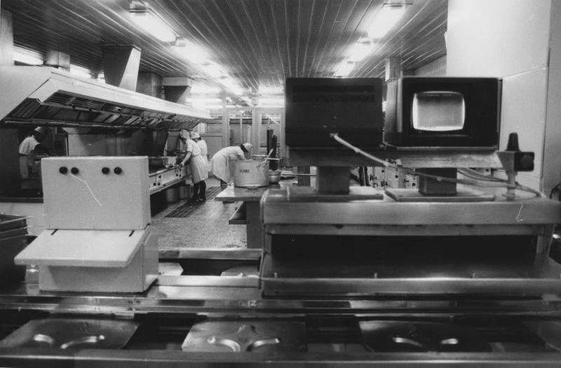 Столовая завода «ВЭФ», 1986 год, Латвийская ССР, г. Рига