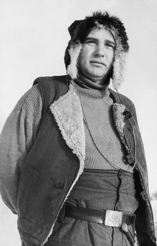 Начальник дрейфующей станции «Северный полюс-3» Алексей Трешников, 1954 год. Участник экспедиций в Арктику и Антарктику. Начальник дрейфующей станции «Северный полюс-3»