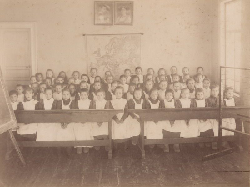 Класс девочек в Доме трудолюбия, 1900-е, г. Череповец и Череповецкий район