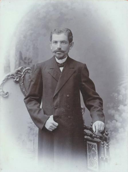 Портрет мужчины в сюртуке, 1890 - 1905, Киевская губ., г. Николаев